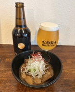 地元醸造所のクラフトビールをはじめ、ドリンクメニューも多数取り揃えております。焼肉屋ならではのお酒に合うおつまみもご用意しておりますので、是非ご賞味ください。